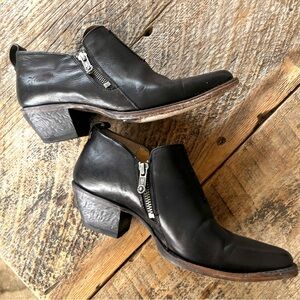 Frye Sacha Moto Shootie Bootie Black Leather, Size 7